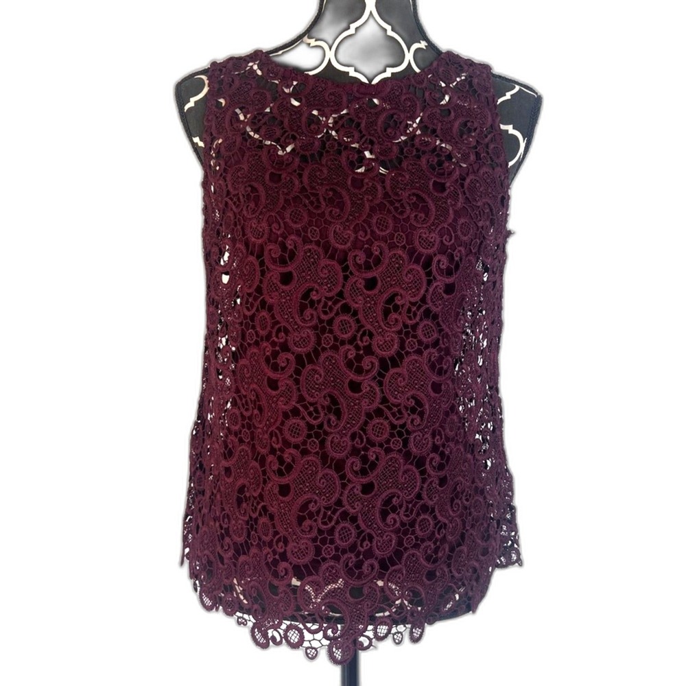 White House Black Market Lace Sleeveless Tank Blouse Size Small‎ Burgundy Dressy